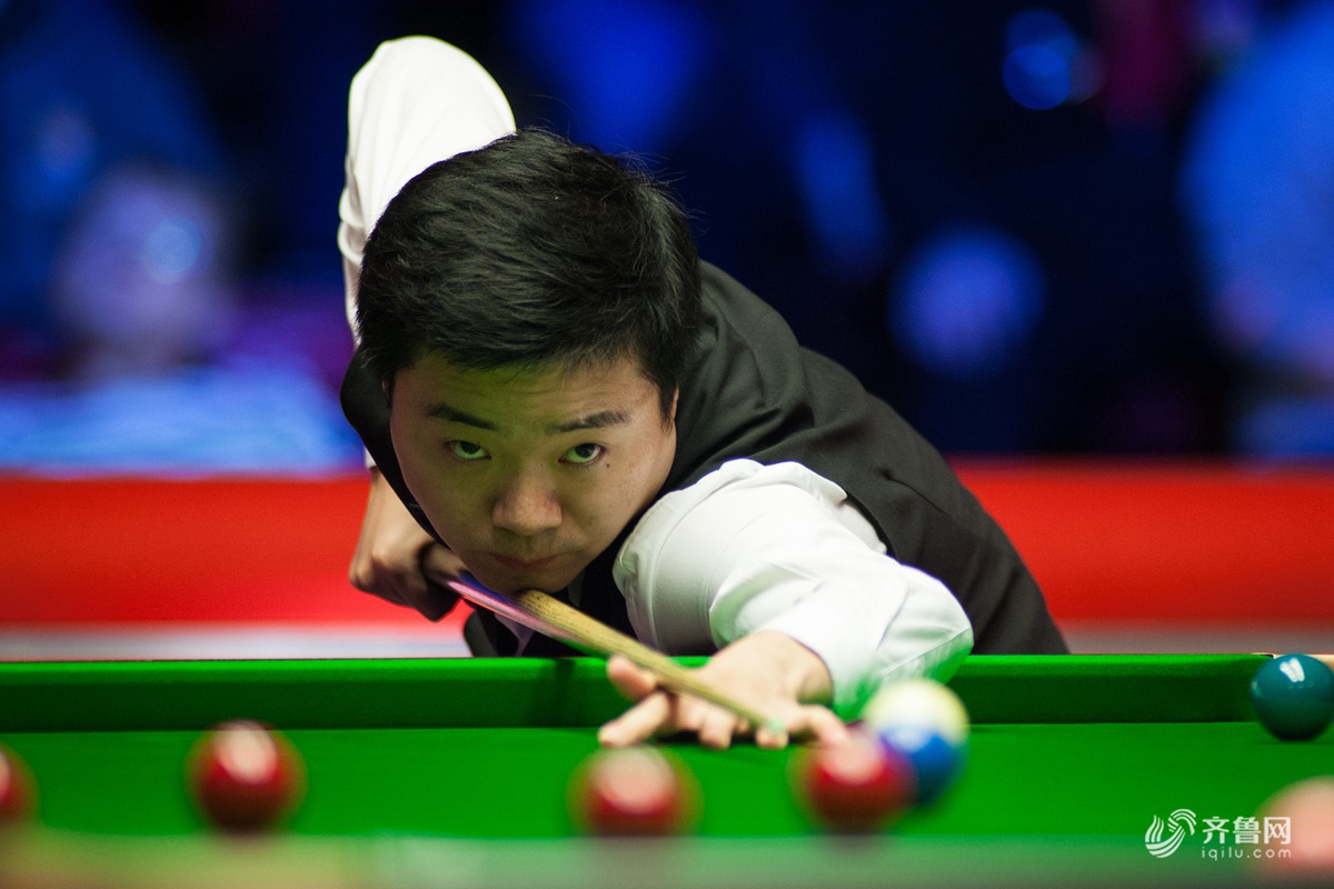 任中场和前 任中场和前